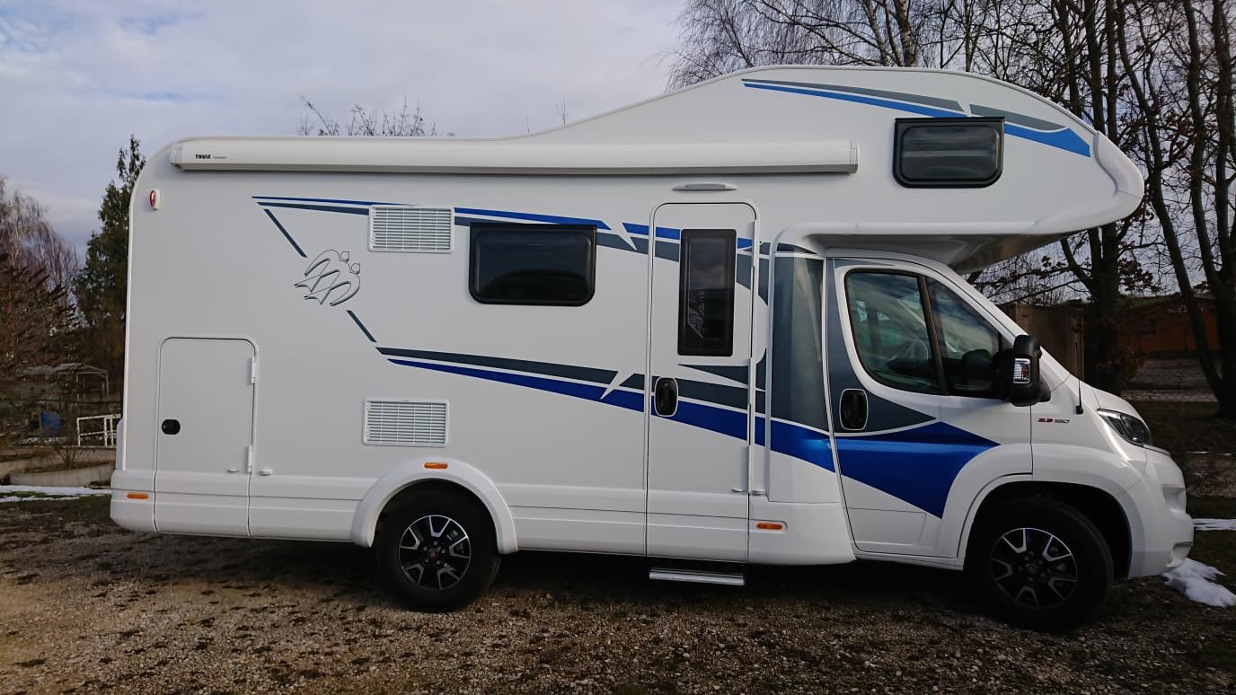 weißes Wohnmobil beim Thomas Siegl Camping Caravan