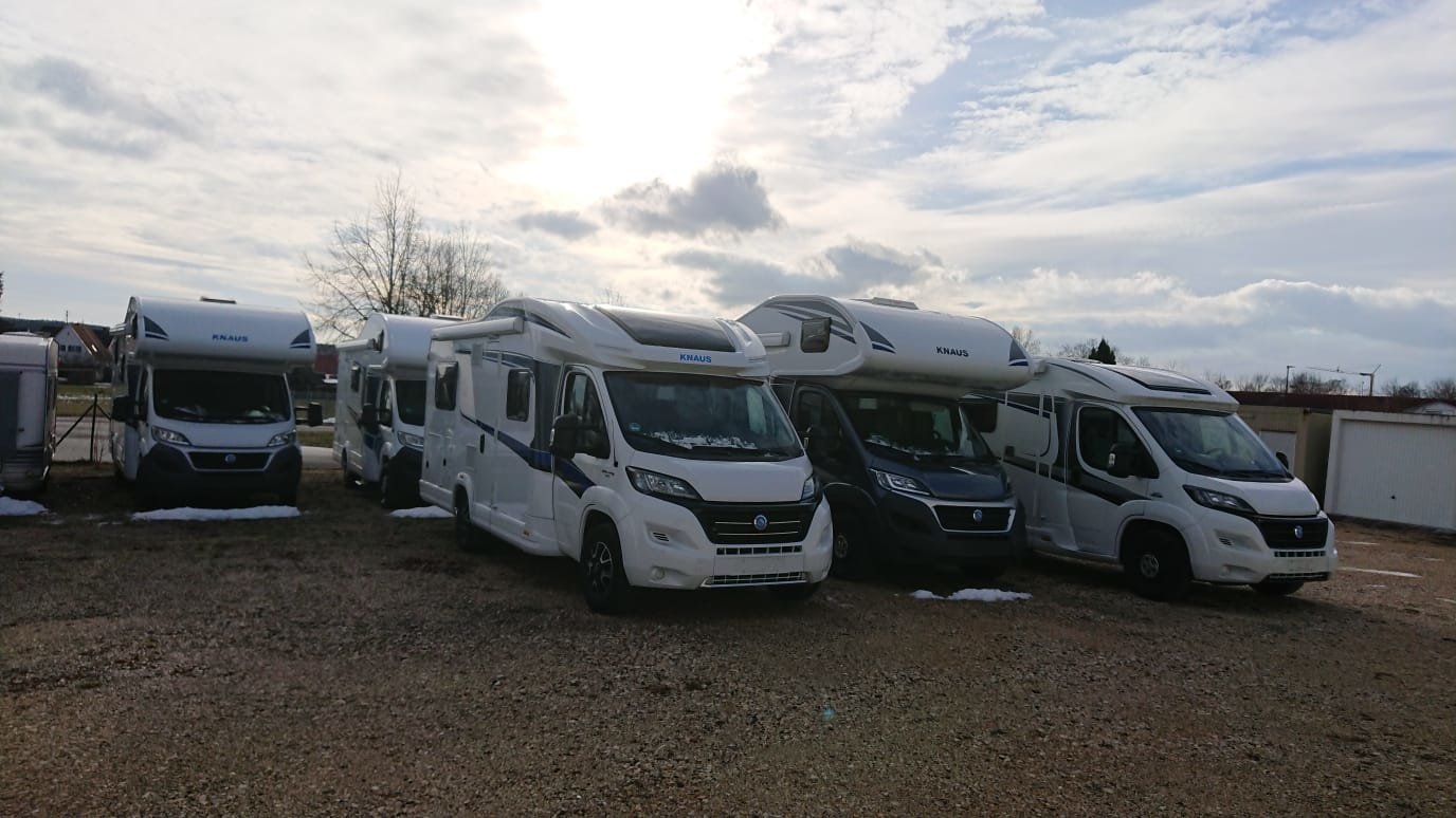 verschiedene Wohnmobile beim Thomas Siegl Camping Caravan